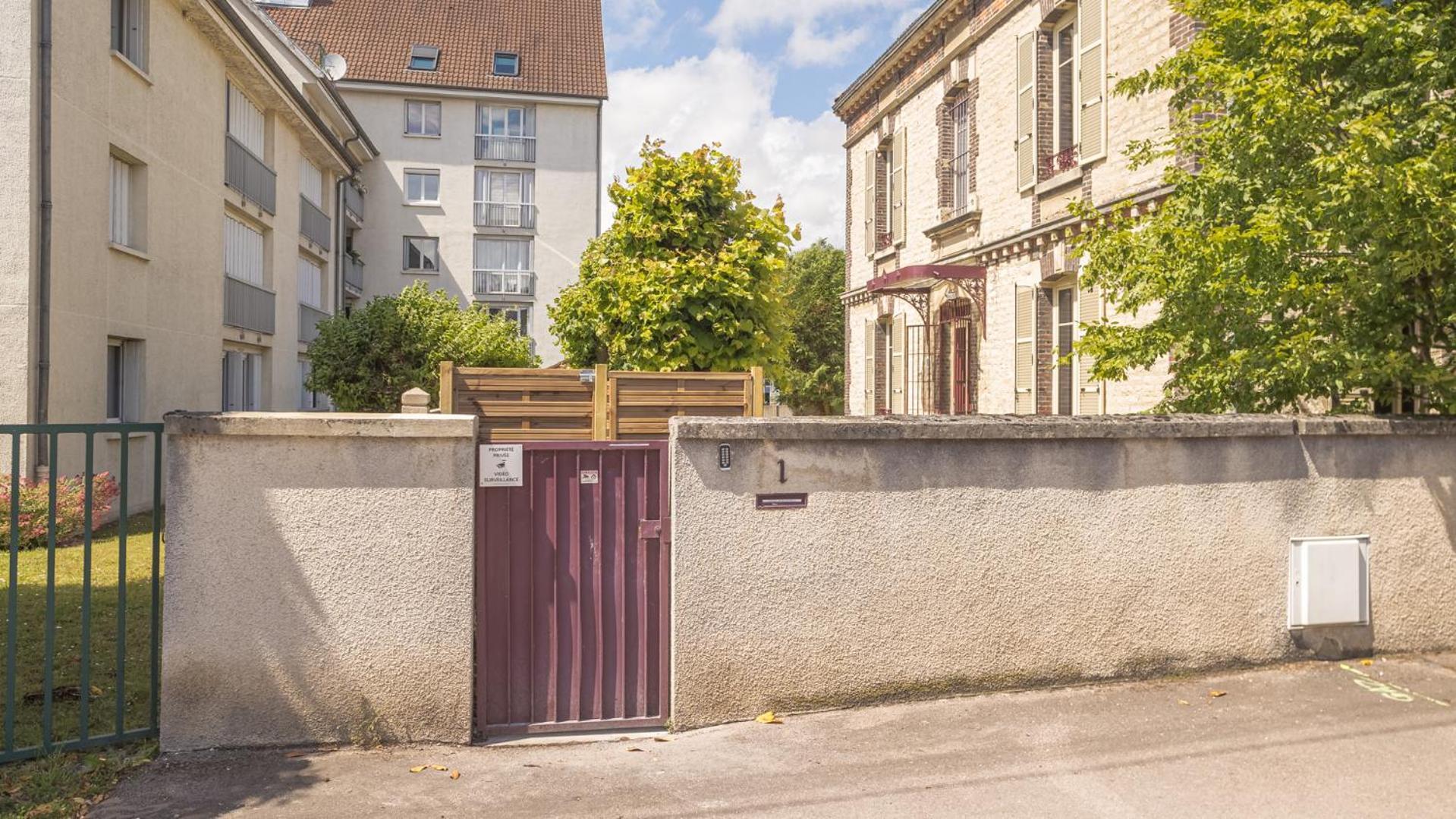 Bonappart 11 - Charme Napoleonien & Confort Troyes Exterior foto